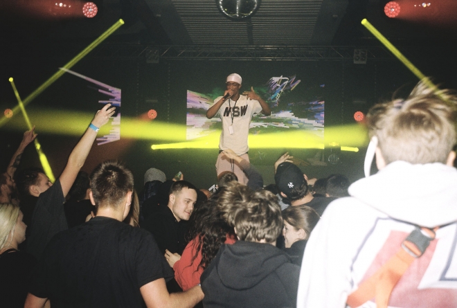 36 SMACK A51 ZAČALA SHOW The Big One Mez